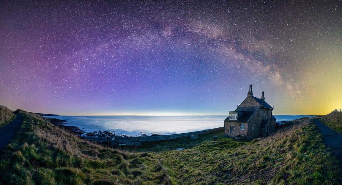 Congratulations to this weeks #photocompetition  winner Ian Sproat with his shot of the Bathing House Howick #northumberland #northumberlandcoast #darkskies #stargazing #nightshooter #Astrophotography #nightskyphotography #Nightsky