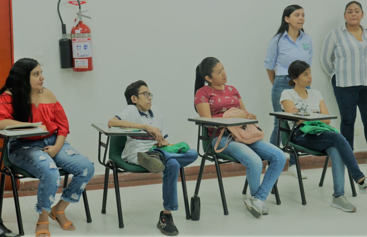 Iniciamos los cursos del proyecto "Para emprender no hay límites" dirigido a la comunidad con discapacidad auditiva, que formará a los participantes para elaborar productos de la industria alimentaria (cárnicos y lácteos). 
Gestión:  oficina de Proyección Social de CORHUILA