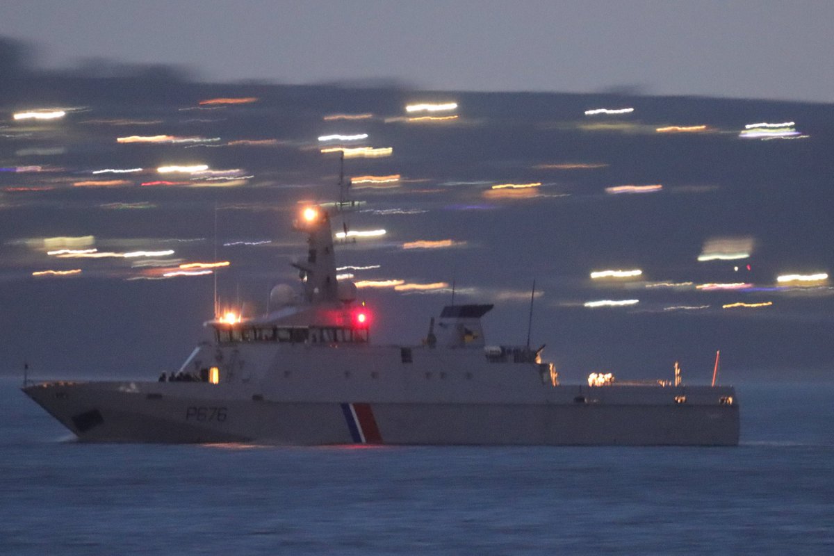 WarshipCam's tweet photo. French Navy Flamant-class patrol boat FS Flamant (P676) coming into Leith Docks - March 22, 2023 #p676 #fsflamant

SRC: TW-@MichaelJWC626 https://t.co/qwJ9kIai4O