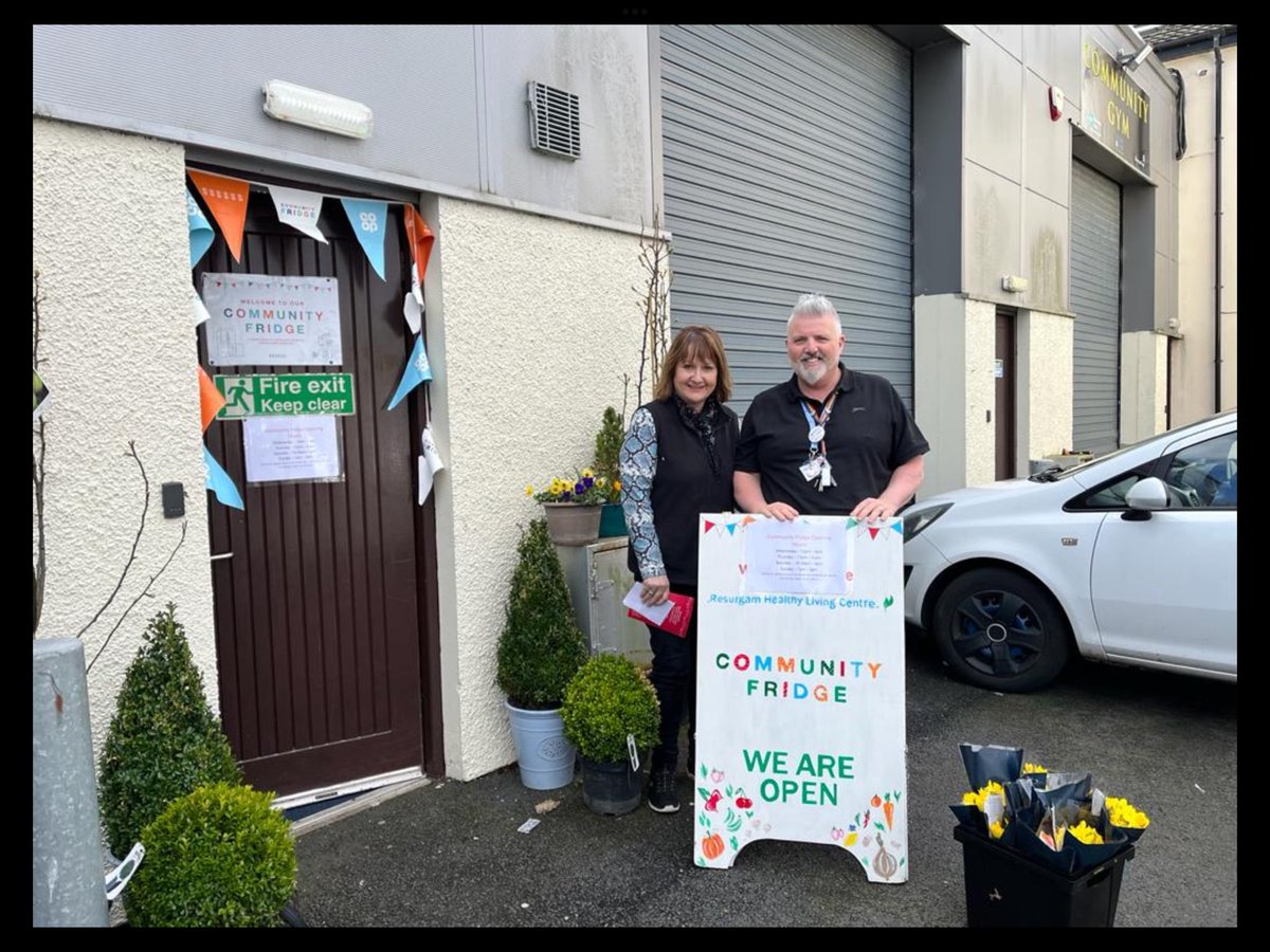 common_senseYEA's tweet image. Met Keith today a volunteer at #Communityfridge in Lisburn. A brilliant incentive that utilises the food that shops are about to throw out just before sell by date. Anyone can go in and help themselves to food stuffs, have a cuppa and a chat too if they want. 
Every little helps.