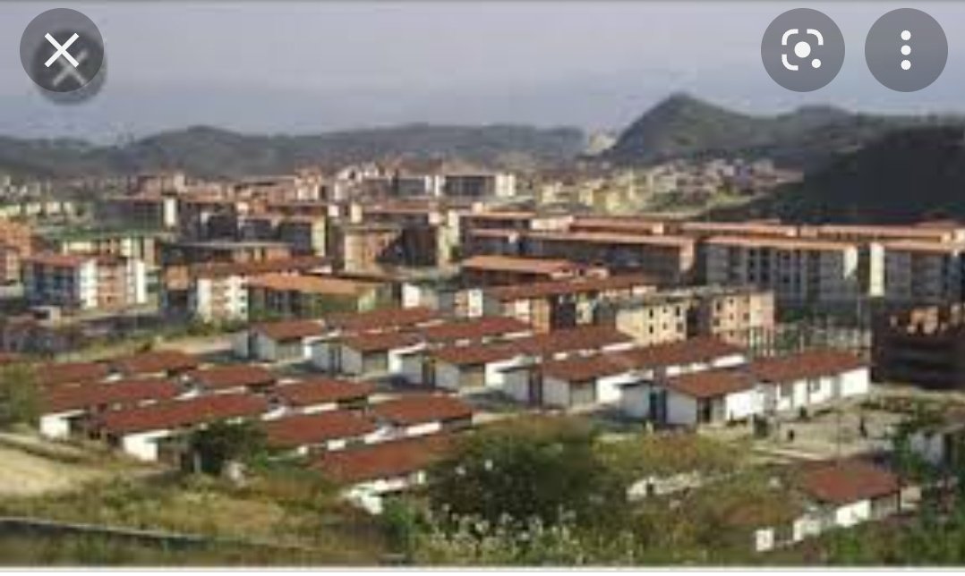 RioCrecido_ven's tweet photo. Camaradas @RMarcoTorres @HectoRodriguez los habitantes de la Urbanización Ciudad Miranda,  Charallave, tienen más de 15 días sin el vital líquido "AGUA" 
#TrabajoYCompromiso se necesita de parte de ustedes para solucionar este grave problema.
@HidroCapital2 @NicolasMaduro https://t.co/BWyyCAyUhJ