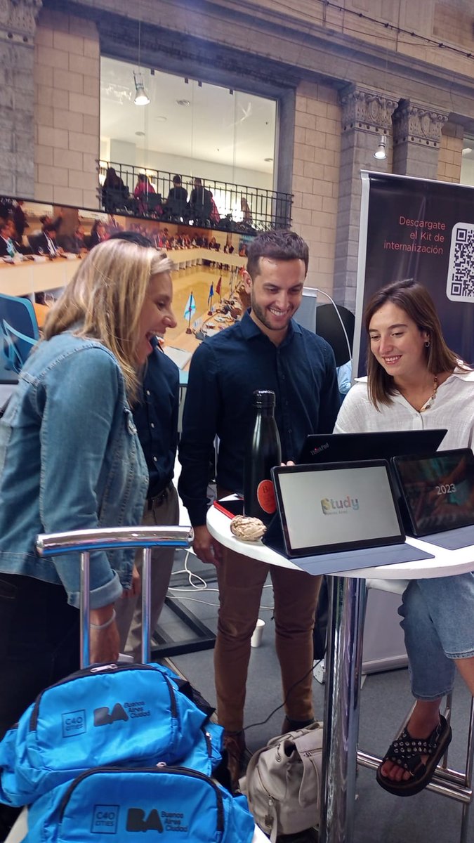 BAInternacional's tweet photo. Hoy participamos del #BADAForo junto a las distintas áreas del @gcba
Compartimos con otros equipos nuestros programas #StudyBA y #NomadsBA así como nuestra estrategia de proyección internacional para hacer de Buenas Aires el destino ideal para vivir, visitar y estudiar. https://t.co/Hx6twJfjpQ