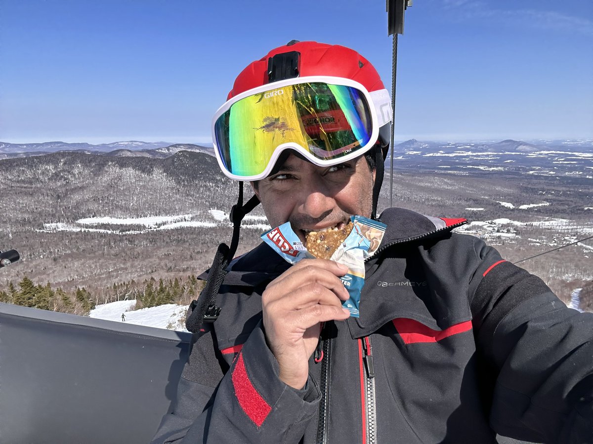 SomeDuck420's tweet photo. @jaydegods @DeGodsNFT @Killer3sBig3 👀Can’t beat today’s lunch view

😤Always have  merch on me, especially wen conquering mountains

#FIWB https://t.co/o4Eb34rgyo
