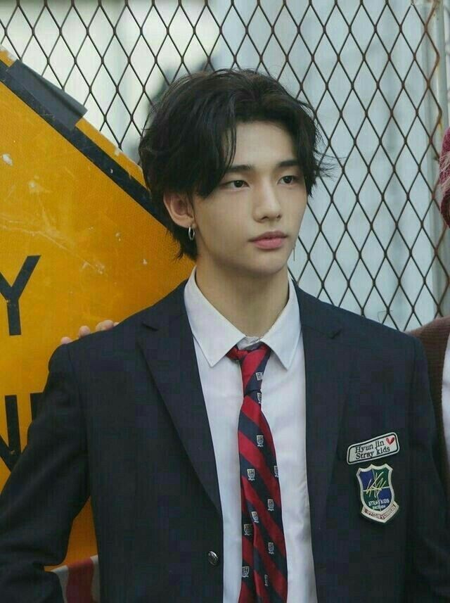 dieiai's tweet photo. @maullartt смотрим на Hyunjin best dancer не знаю даже как выбирать несколько фото, чтобы отправить сюда он ведь #hyunjinbestboy https://t.co/EfaVm2E82X