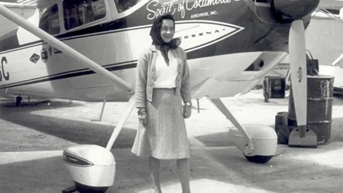 USAS_WW1's tweet image. #AvGeeks #WomensHistoryMonth #GOAT March 19, 1964, Jerrie Mock, 38, a bored housewife and mother of 3, took off in "Spirit of Columbus" a Cessna 180 (N1538C) to do what Amelia Earhart had disappeared attempting: be the first woman to fly around the world. But she had competition!