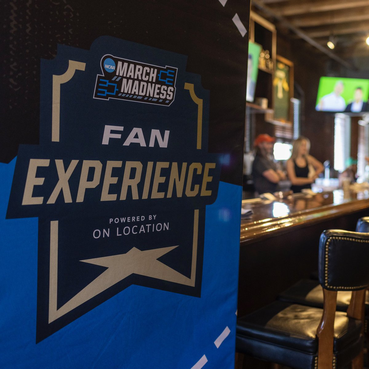onlocationexp's tweet photo. Watch partyin’ our way through #MarchMadness the #OnLocation way 🏀🙌
Also, what up #EricSnow! ⭐️ #OnlyWithOnLocation https://t.co/bx657pxmSu