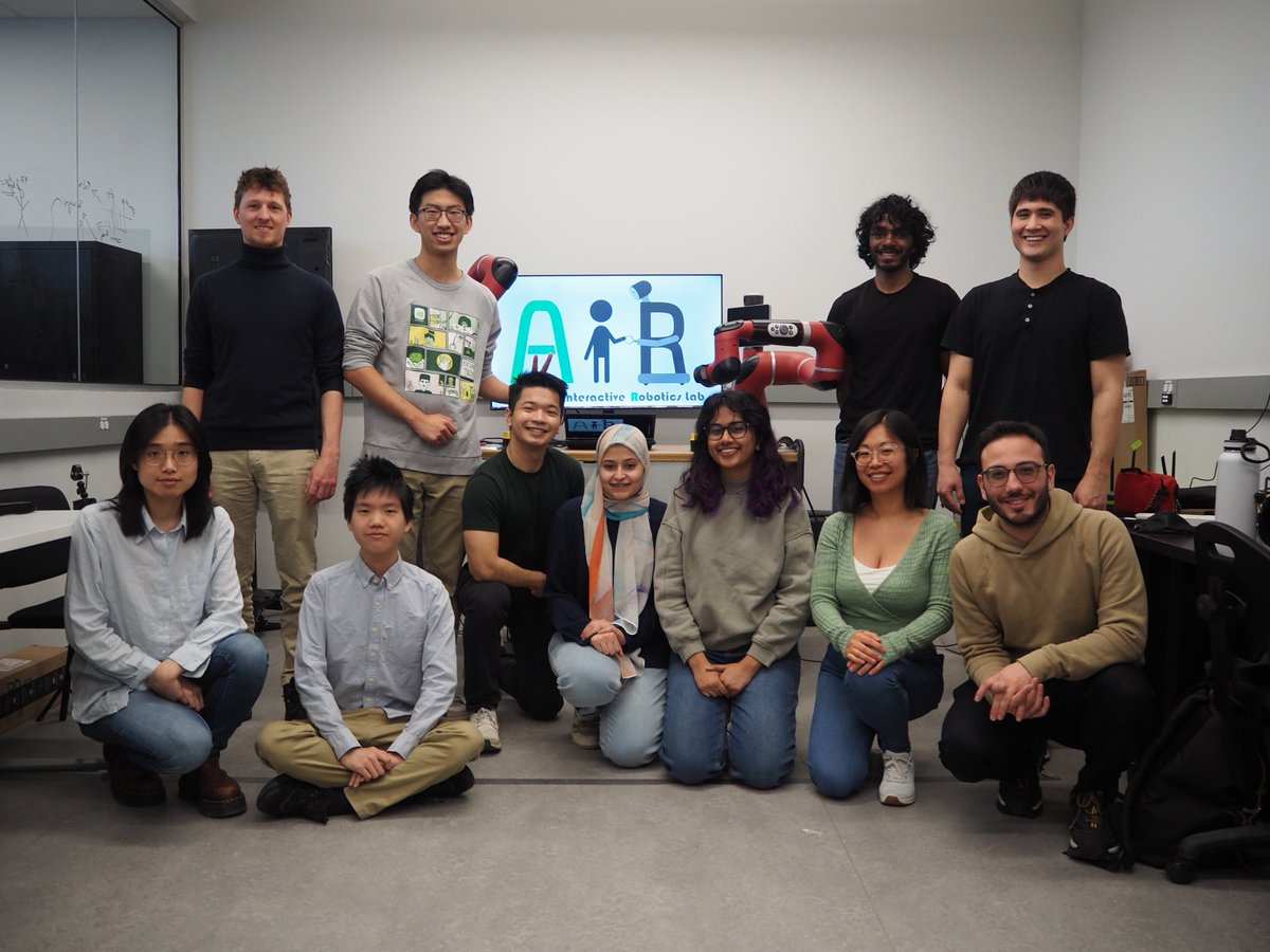 First 'formal' group picture of the Active & Interactive Robotics Lab! Some are missing but we'll have more pictures in the future 😁🤖

#roboticsresearch #roboticslab #robotics #roboticsengineering  #activeinteractiverobotics #uwaterloo #waterlooengineering