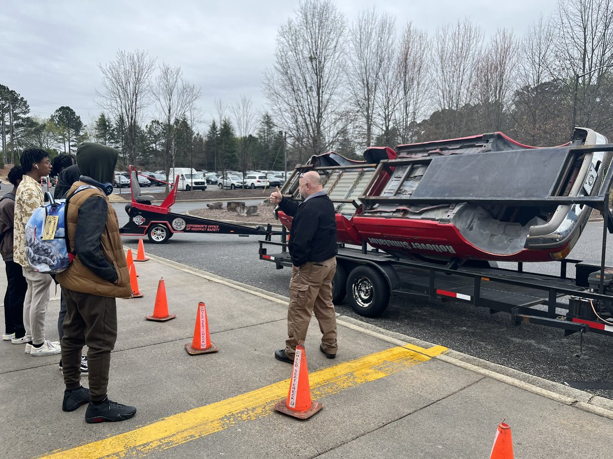 hoochsadd's tweet photo. Prom promise event success!!! Don’t drive distracted and buckle up!!! @HoochHappenings @gohsgeorgia https://t.co/LRVBSgPsPk