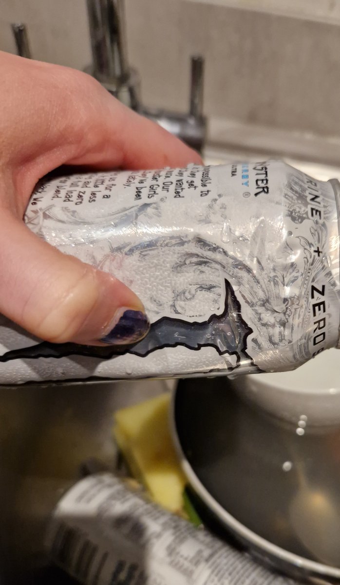 MelissaBehan91's tweet photo. @bmstores hi I bought a 4 pack of monster about 7.30pm just gone to unload the car,have found 2 cans have holes in and leaked.packaging was already a bit damaged in store when I picked it up but I thought it was off another pack didn't realise it was this pack that was leaking😭 https://t.co/smoKyyHcjX