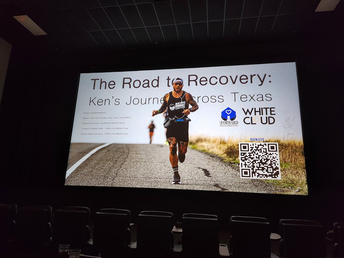 HavenForHope's tweet photo. Local runner and Haven employee, Ken, packs the house for premiere of documentary to raise awareness for substance abuse and recovery and local organization, Pay it Forward.
#payitforward #runkenrun #havenforhope #alamodrafthouse #whitecloudmedia @PIF_SA @WhiteCloudSATX https://t.co/1AvSeMGFpN