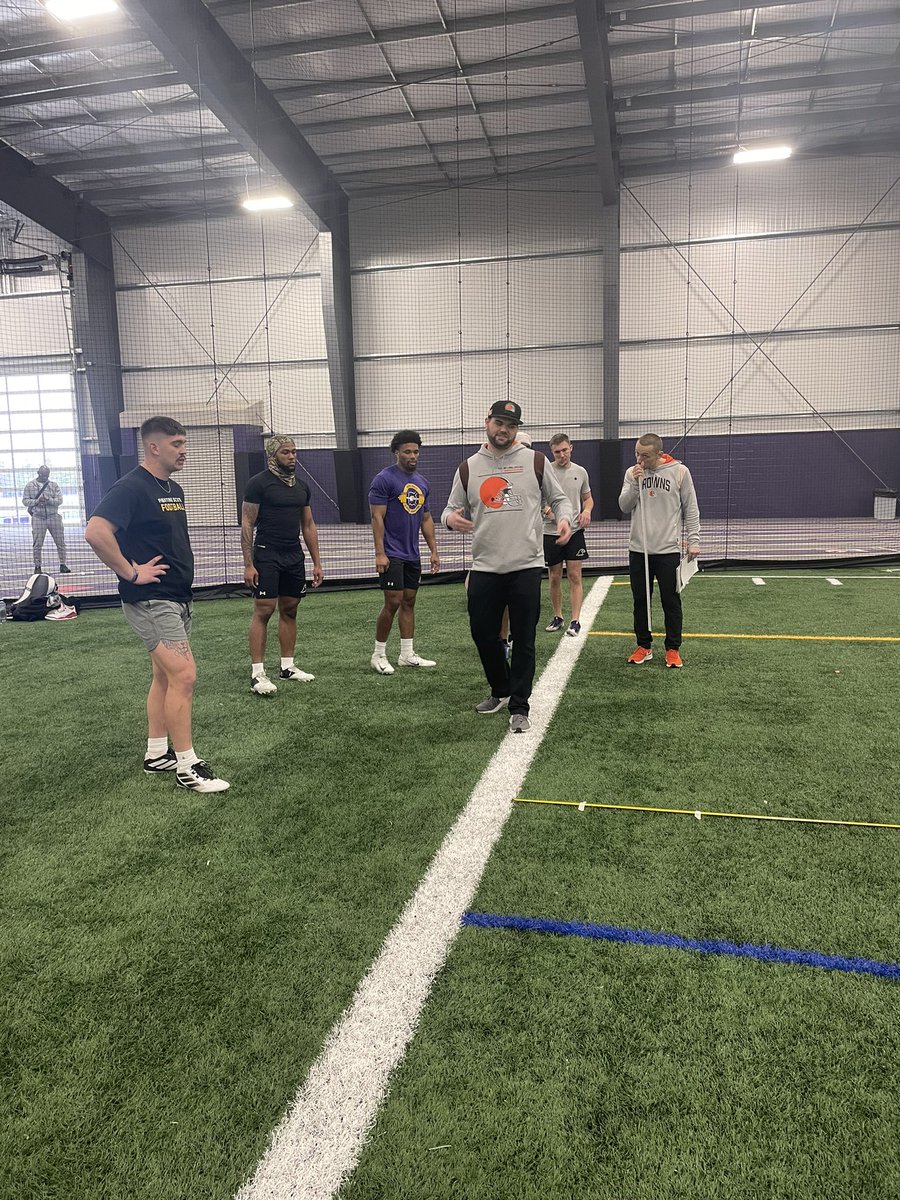 AshlandFB's tweet photo. NFL PRO DAY @ashlandeagles_ 

🦅’s  ball out with the @NFL scouts in our  🏠 https://t.co/e00GI5FJWB