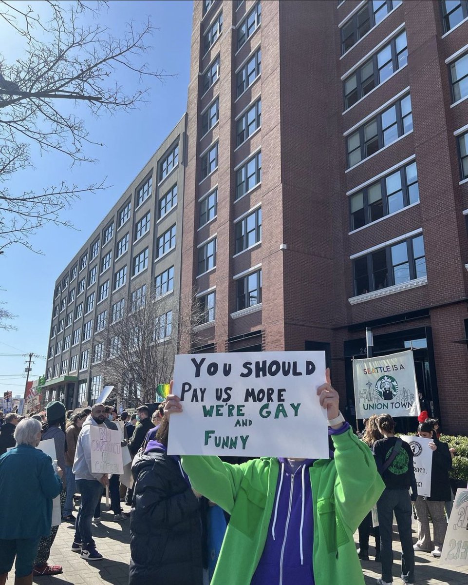 SBWorkersUnited's tweet photo. we’re skilled at not only handcrafting beverages, but handcrafting picket signs, too

#StarbucksStrike https://t.co/XM6n4OH7wA
