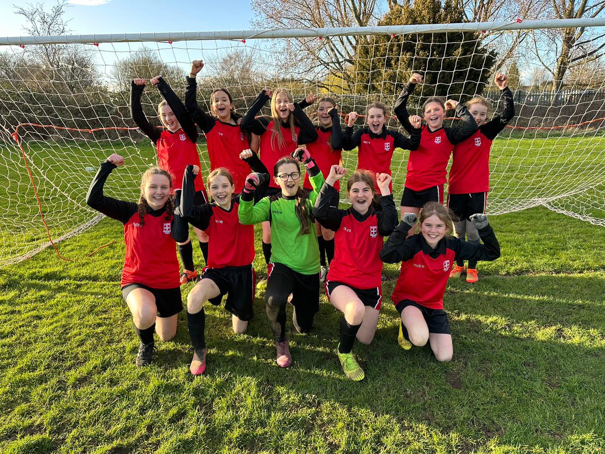 sjmspe's tweet photo. The KS3 Girls football team are through to the County Cup final!!! After drawing 2-2 in normal time the girls edged it in the resulting penalty shootout. Special mention to Liz ⚽️and Libby ⚽️ and all the girls who took penalties. Final here we come!! https://t.co/cmHCwbmd7C