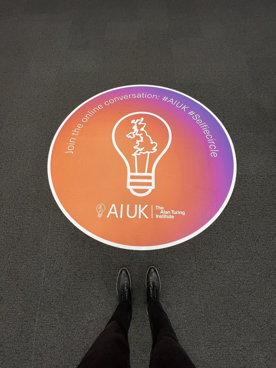 ampersandmcd's tweet photo. Sea ice and AI, oh my! 🌊🧊

Honoured to be a part of such an incredible team at such an incredible event! 💻🇬🇧

#AIUK https://t.co/nAFBmYgGai