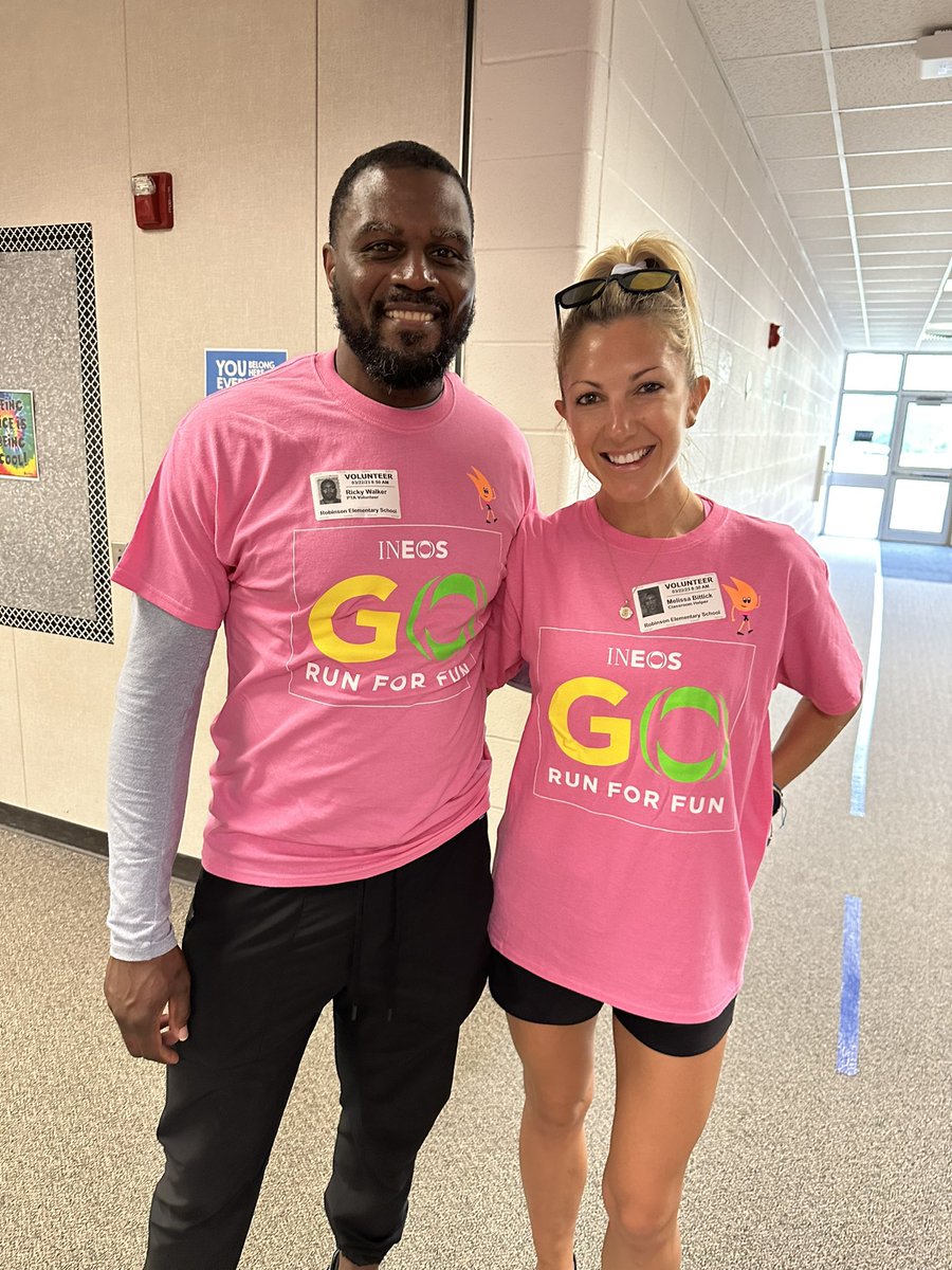 RhondaKoenig4's tweet photo. Robinson’s Go Run for Fun was a success!  We loved having our guest speakers Mr. Walker and Mrs. Bittick! Thank you to our PTA for organizing and our staff for helping! @RobRangers @ccisdlearns https://t.co/HropalQWlX