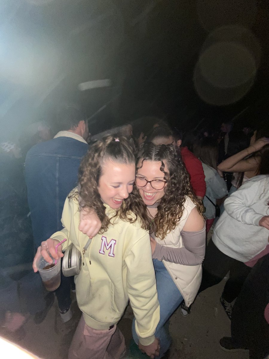mariiass_'s tweet photo. Lo que quiero a esta personita🧡🧡@elenaagoomeez https://t.co/YYgR3m8MuT