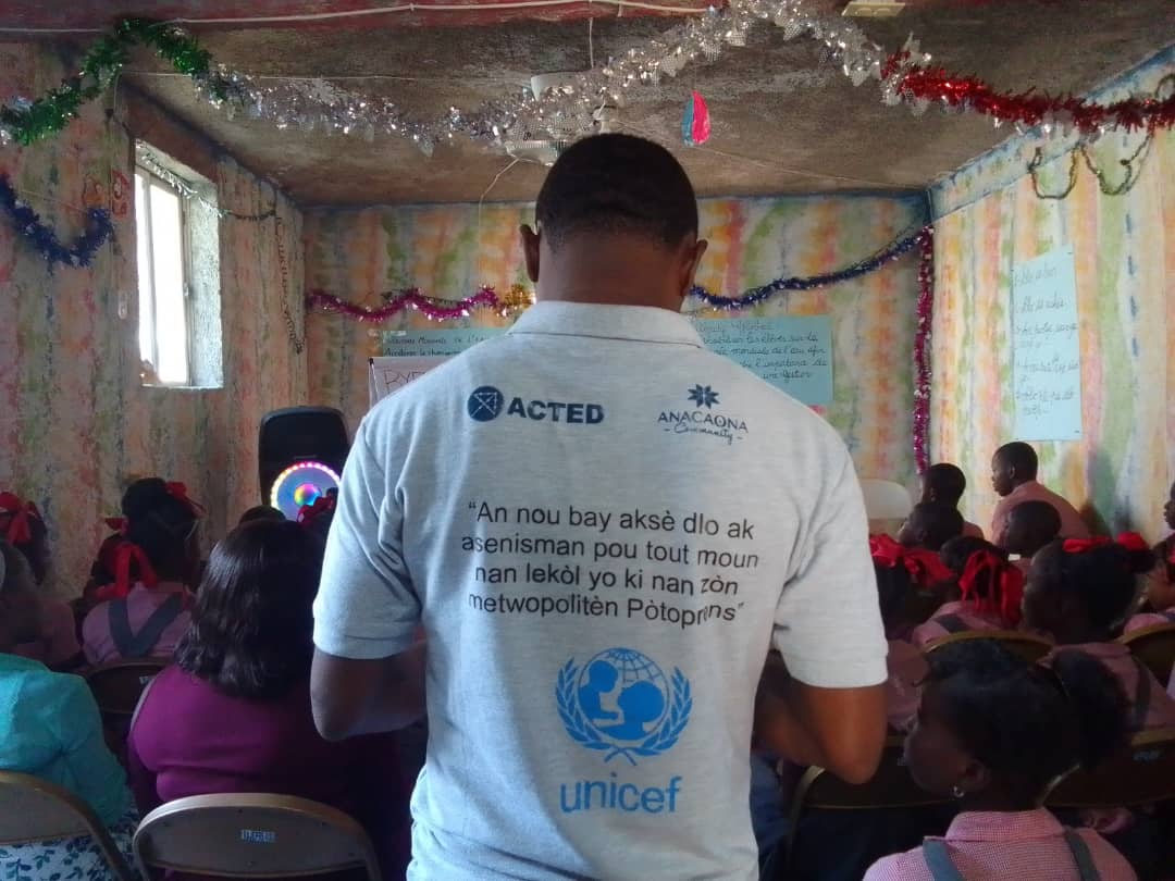ACTEDHaiti's tweet photo. Aujourd'hui, une formation pour les enfants a été organisée par @ACTEDHaiti  et @anacaonacommunity à Croix-des-Bouquets pour la journée mondiale de l'eau dans le cadre du Projet « Amélioration de l’accès à l’eau et à l’assainissement pour tous » financé par @UNICEFHaiti https://t.co/Oqpfl9XPKv
