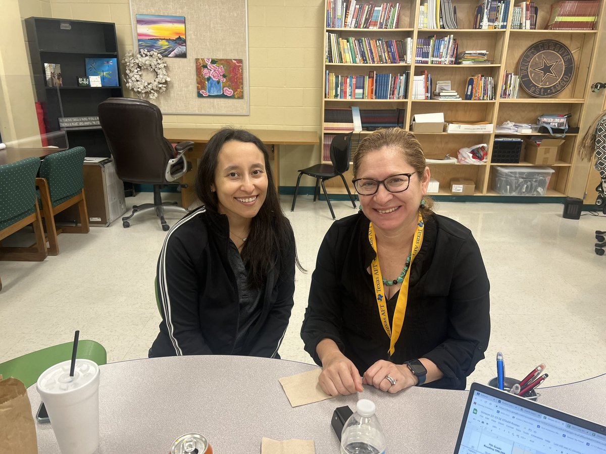 PerlaTo78675029's tweet photo. We love our Speech Pathologist ! Happy Speech Pathology Week Anisette! ❤️#skyhawkepride https://t.co/TS4RnOBmXe