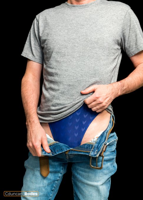 Whats under my jeans? https://t.co/q5uynAN93r<a href="/tag/speedos"class="tags"><span>#speedos</span></a>