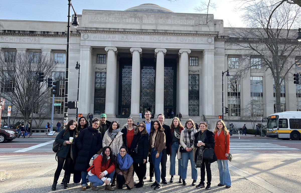 FranceinBoston's tweet photo. C'est terminé! 🎬 Pour leur dernière journée à Boston, les jeunes entrepreneures @UnivParisSaclay ont visité @Harvard et @MIT ainsi que l'incubateur @LabCentral où elles ont pu présenter leur projet à @JFruehauf. Merci à tous ceux qui ont contribué au succès de cette semaine 👏 https://t.co/O85wUpMIVe