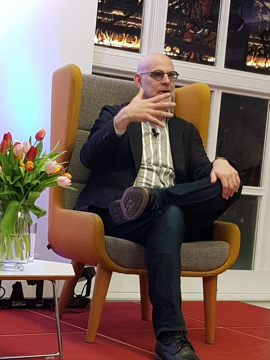 MsETucker's tweet photo. Enjoyed an amazing evening with favourite author @HarlanCoben as he discussed his new book #iwillfindyou An insight into how/what inspires him to write. Q&amp;A from many huge fans. Thank you Harlan. Great evening. https://t.co/I4twjTZGIZ