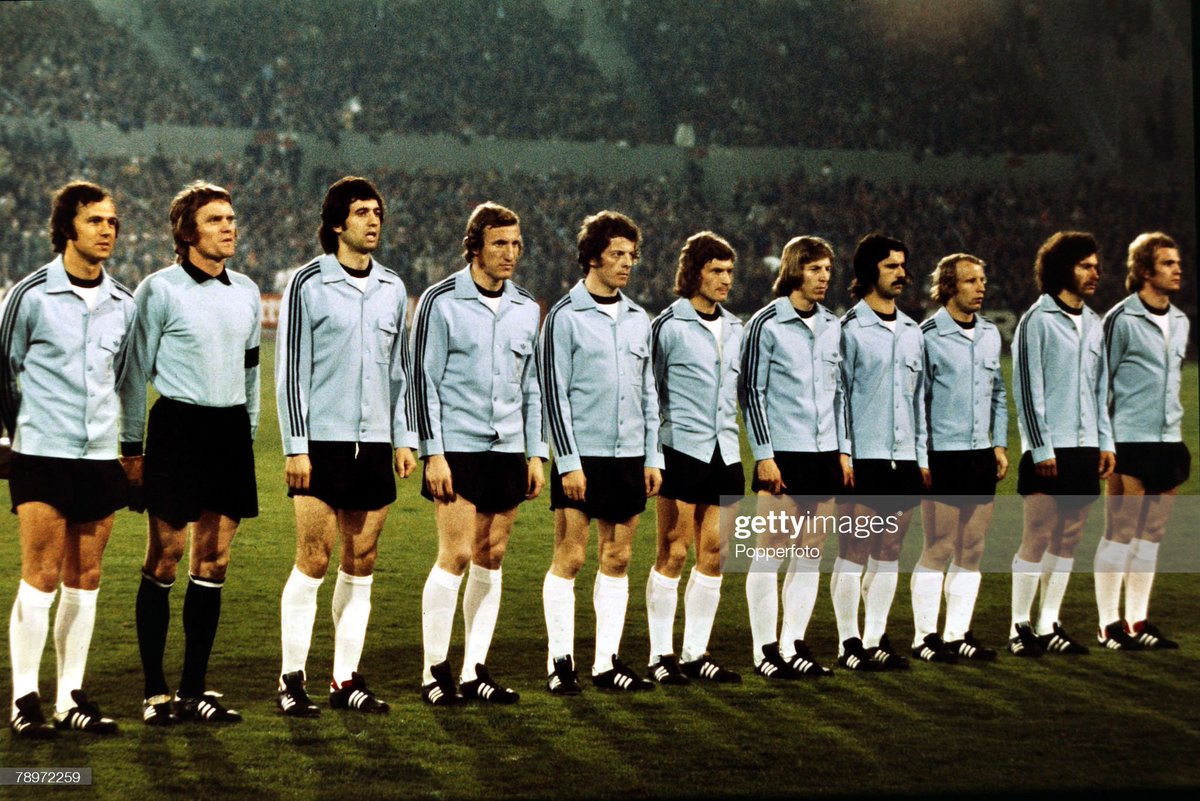 passeincisive's tweet image. Samstag #tracktop #kitclash : @DFB_Team 74 Vs @SeleccionPeru 78 #adidas #retrojacket #chaquetas #retrofootball #EURO2024 #LaBicolorNosUne #ArribaPeru #SeleccionPeruana #DieMannschaft #Nationalmannschaft #DeutschlandPeru #AlemaniaPeru #FPF #DFB #GERPER