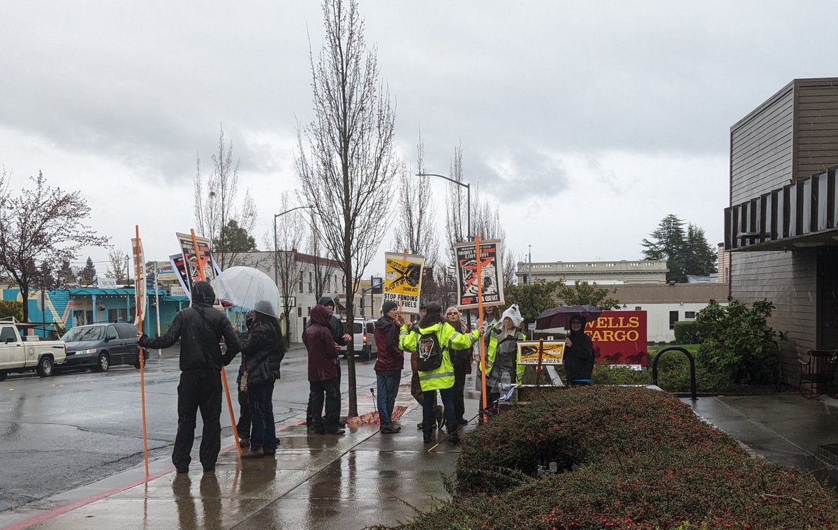 Activists urge public to close accounts, force big banks to cease fueling oil exploration norcalpublicmedia.org/2023032286433/…