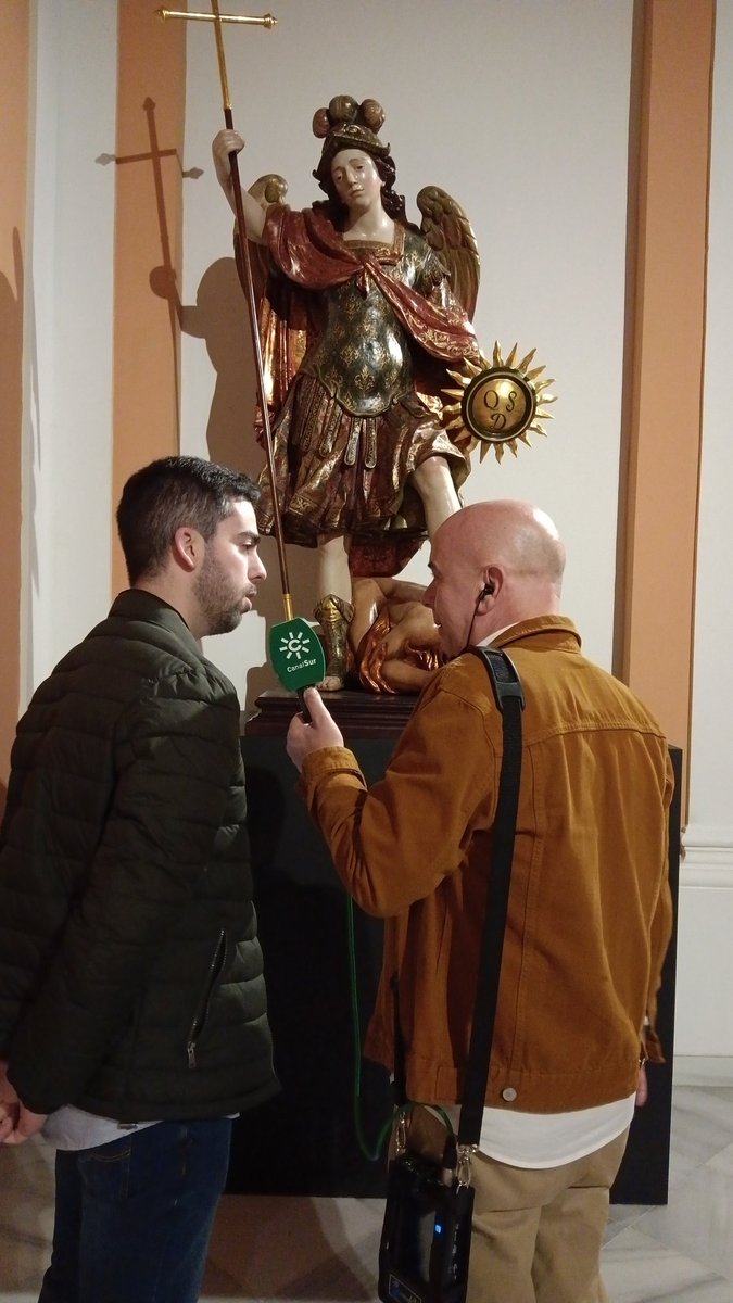 GremioArteSacro's tweet photo. Hoy @elllamadorcsr abre las puertas del @Ayto_Sevilla para pasear a sus oyentes por un recorrido único a la exposición #SevillaFecit23 de la mano de una representación de los artistas que hacen de #Sevilla la Capital Mundial del #ArteSacro https://t.co/ie9aUDijDQ