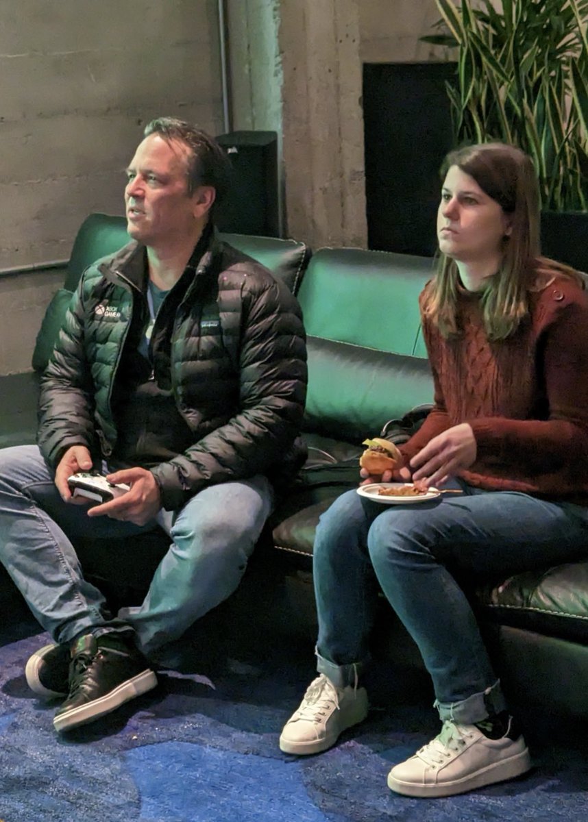 Phil Spencer playing Botany Manor next to Laure De May.