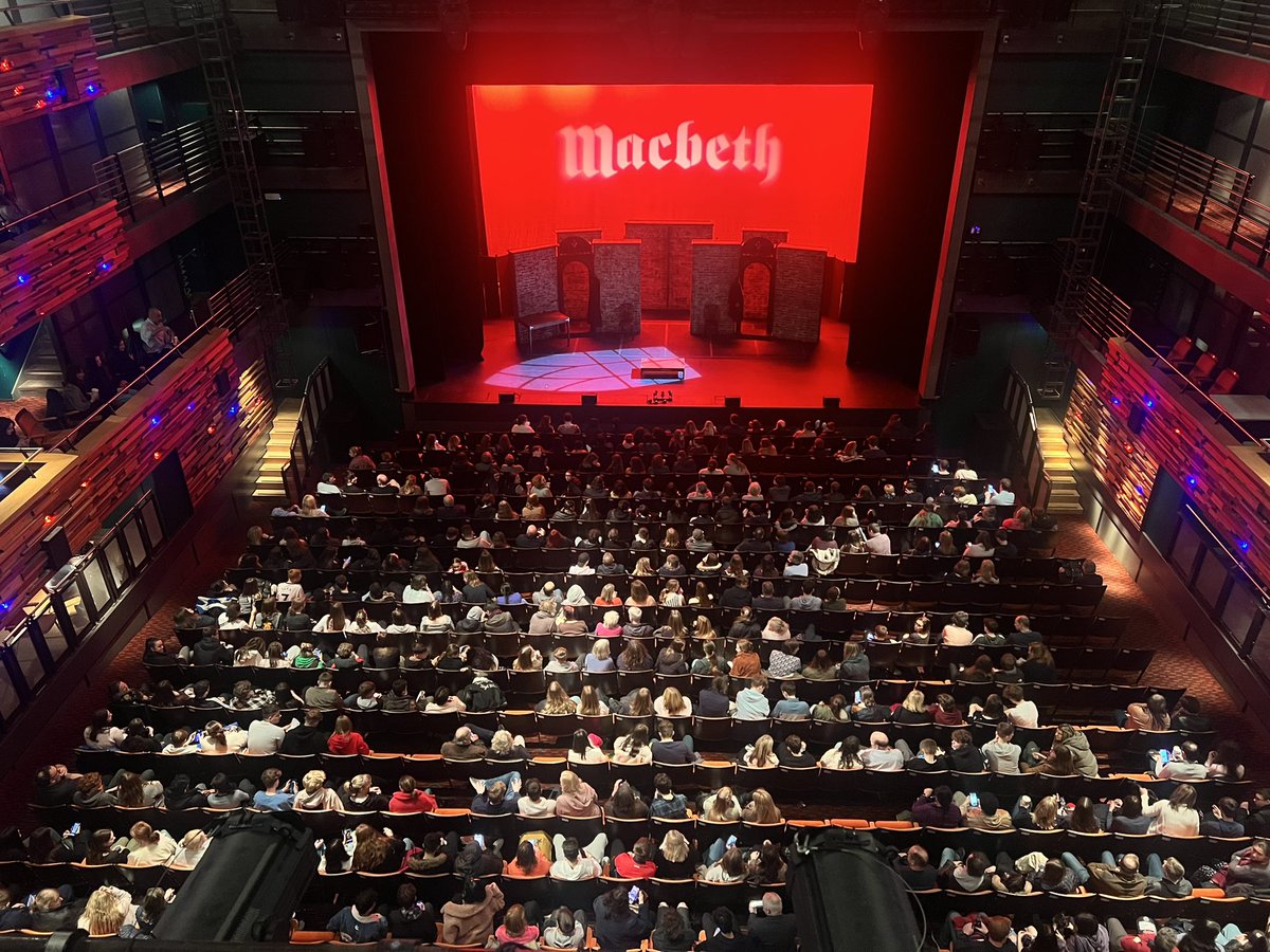 Dickens_Theatre's tweet photo. Absolutely PACKED OUT for tonight’s performance of #Macbeth &amp; Q&amp;A after the show @TheWaterside1 theatre. 2 x #JekyllandHyde performances tomorrow before @NewWimbTheatre next week! 👏 #edutwitter #GCSEREVISION #GCSEEnglish #theatre #classicEnglishLiterature #ShakespeareWeek https://t.co/Zsu7ZfF640
