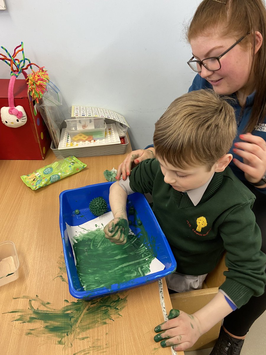 TarmonNS's tweet photo. Fun in Ms Carroll’s room 💚🍀😀 https://t.co/p3Ig8QhbLk