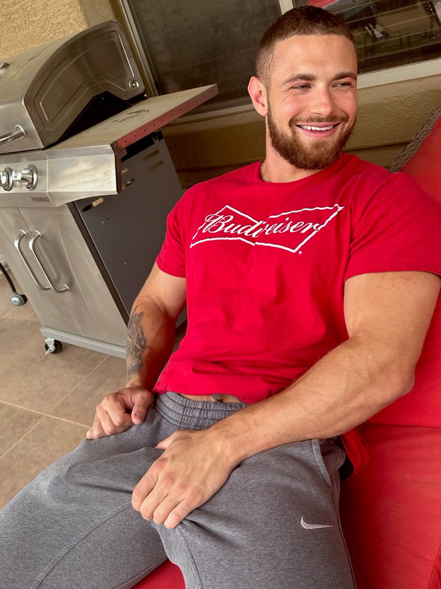 GamingVerity's tweet photo. Retweet if you’d like to take a seat 😈 #fitness 
https://t.co/64FW6BQZYW https://t.co/vlGNNb9zZ0