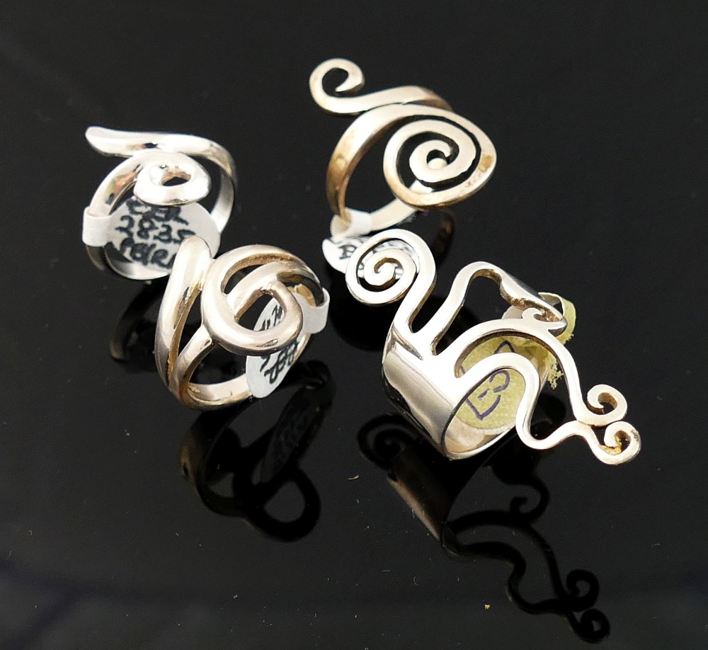 PippaDeeley's tweet photo. Over 100 group lots of silver and gem-set jewellery in our sale this Saturday, all very reasonably priced with estimates starting from just £20.  Ex-stock from a jewellers, and a fraction of the ticket price.  Bargains galore!!!! Check out our website: https://t.co/iJbXv9ZoXW https://t.co/g2ePlQhwlW