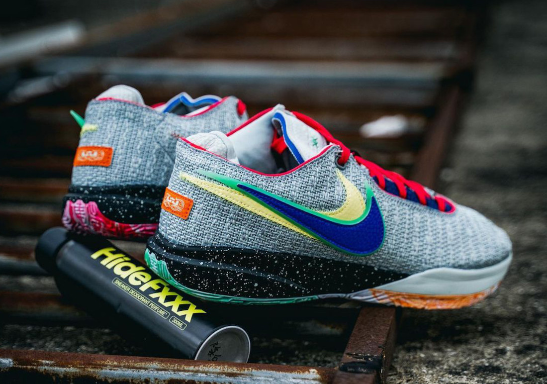 JustFreshKicks's tweet photo. Releasing at 10AM EST 👑
Nike LeBron 20 'Nike Lifer'

Nike:https://t.co/v8Zn9rhyGq
FNL:https://t.co/X131jk9bXi
JD:https://t.co/bSExLoQ7DD
DG:https://t.co/kcKRmS74vk
FTL:https://t.co/EONJVLkTug
CS:https://t.co/Af0C1zrnd2 https://t.co/D7xBM0JyB8