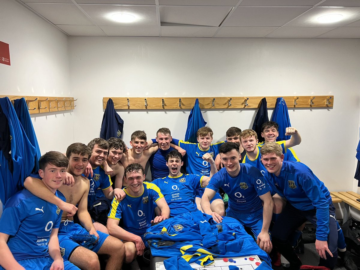 3 points ✅ 

9 league wins in a row ✅ 

Top of the league ✅ 

What a group✅

#UpTheBucks 🔵🟡