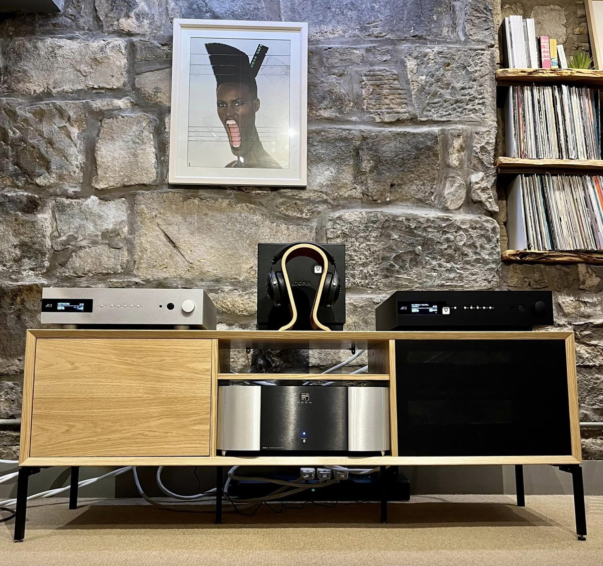dCSonlythemusic's tweet photo. #BartókAPEX has arrived with our friends & partners @LoudClearHiFi, #Glasgow!
Contact glasgow@loud-clear.co.uk to book your demo now.
To browse dealers in all locations, follow the link to our dealer locator: https://t.co/F6JSET3C6U
#dcsbartok #APEX #highendaudio https://t.co/LSMeiL086D