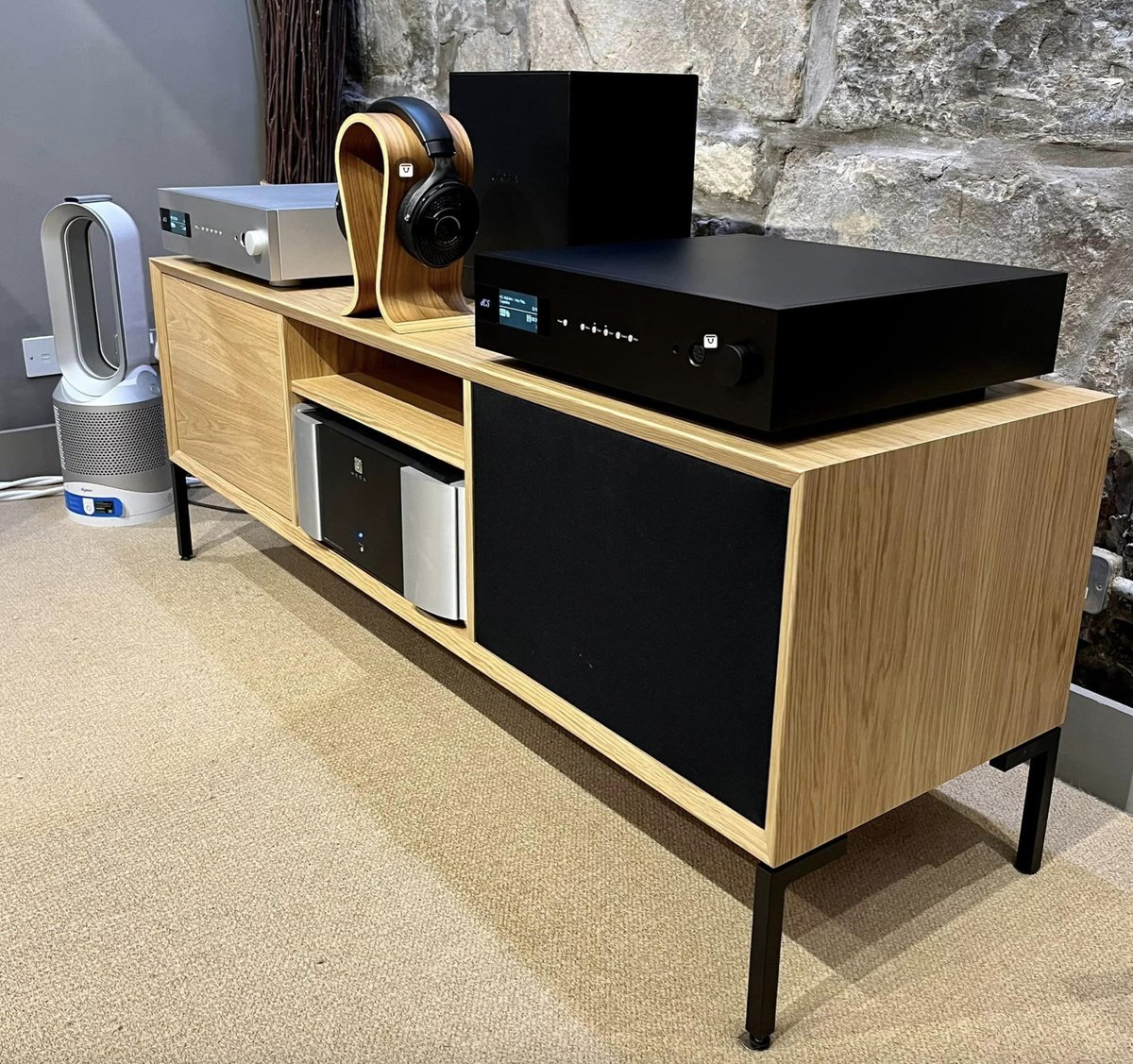 dCSonlythemusic's tweet photo. #BartókAPEX has arrived with our friends & partners @LoudClearHiFi, #Glasgow!
Contact glasgow@loud-clear.co.uk to book your demo now.
To browse dealers in all locations, follow the link to our dealer locator: https://t.co/F6JSET3C6U
#dcsbartok #APEX #highendaudio https://t.co/LSMeiL086D