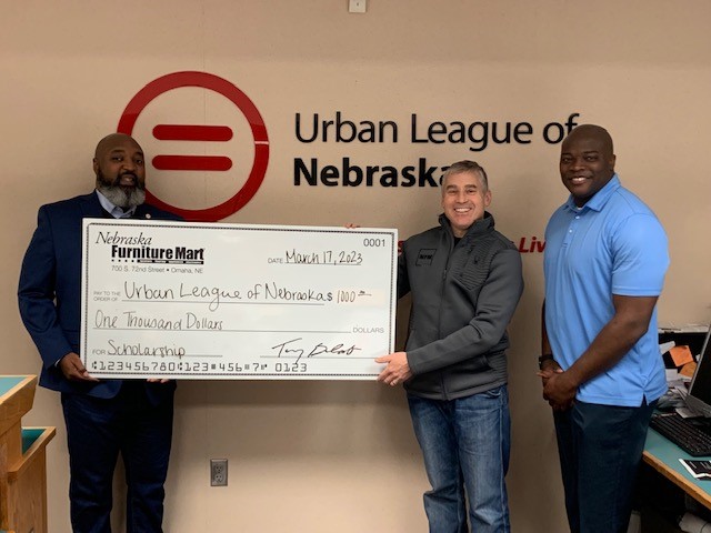 nfmtweets's tweet photo. We're always happy to lend a hand to our communities, and more than happy to present a $1000 Scholarship to @UrbanLeagueNeb as part of our Diversity and Inclusion efforts! #nfmfam #whynfm https://t.co/AbeoceFPmP