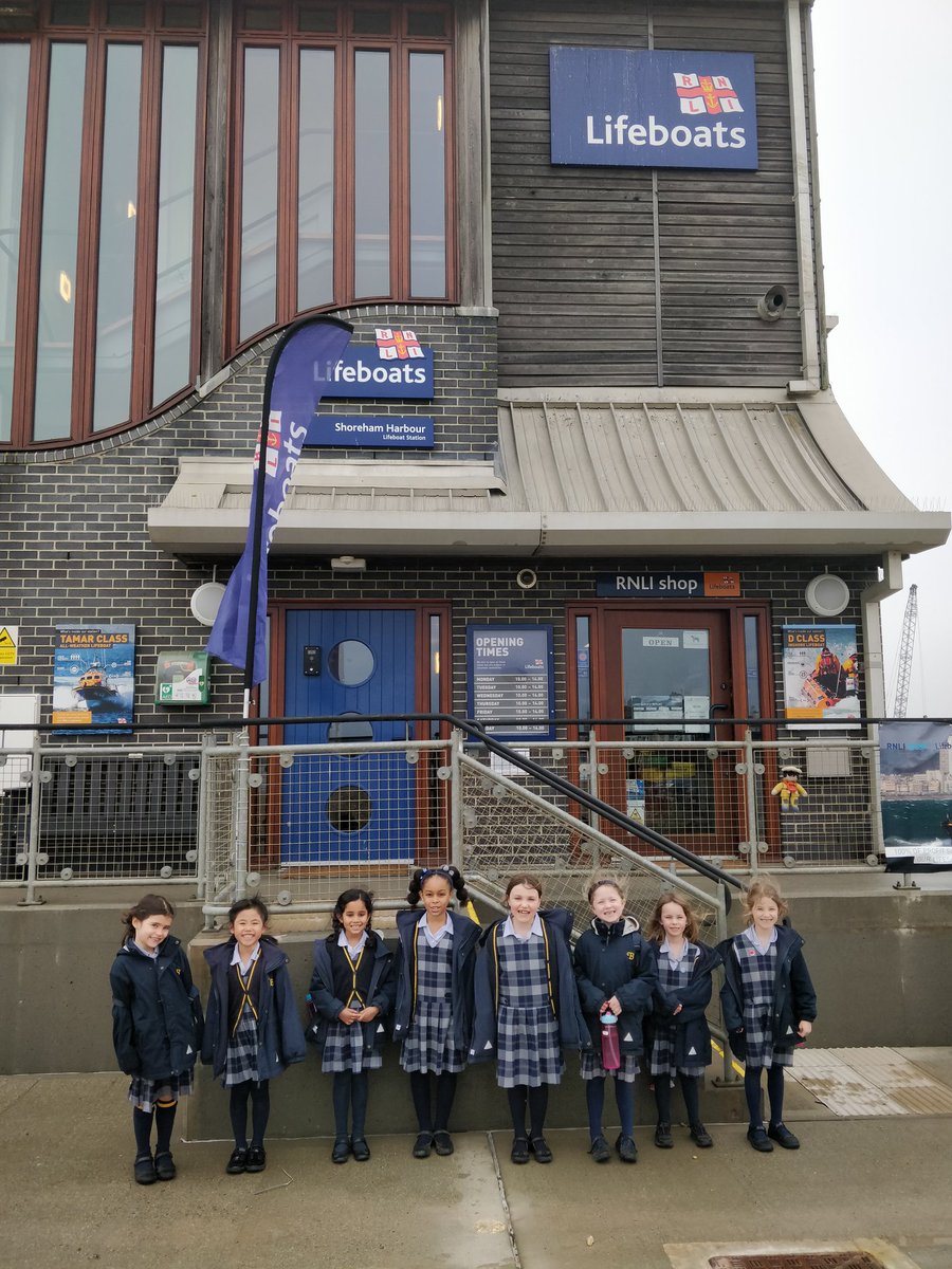 Thanks to @SLifeboatRNLI for a great trip today. So much to see and to learn about the fascinating history of this amazing organisation #RNLI #savinglives #volunteers #schooltrip #outdoorclassroom