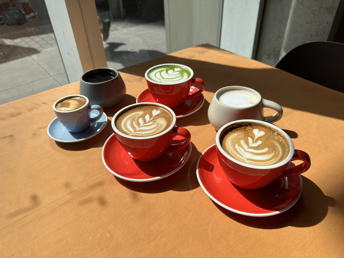 <a href="/victoreyestudio/">Victor Reyes</a> <a href="/sunsetsquares/">Sunset Squares Pizza</a>