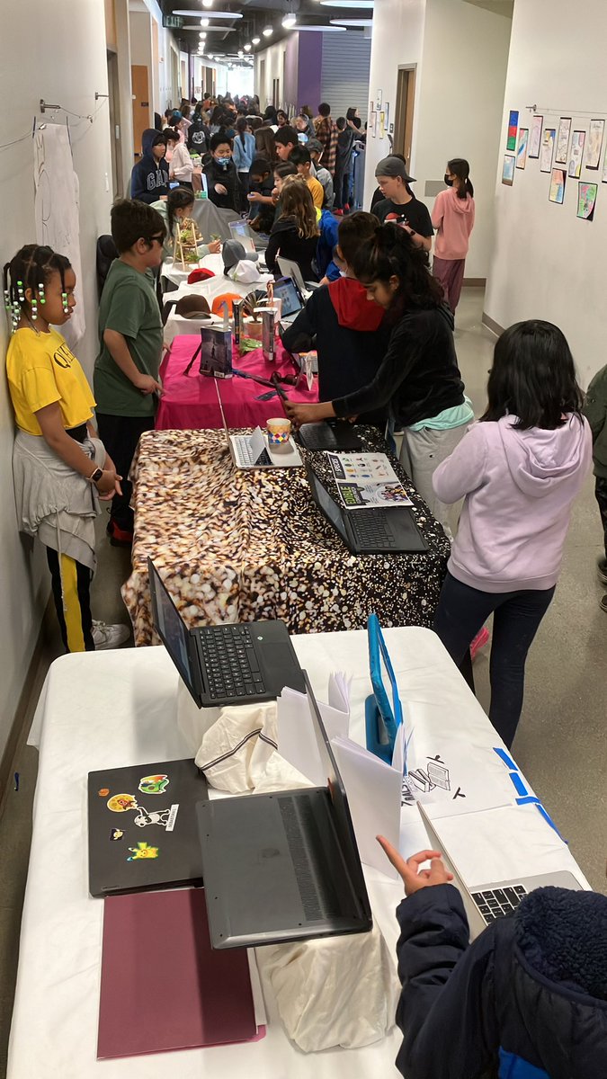 FourFiveD39C's tweet photo. Maker prototype fair! Ss seeking feed forward on their business ideas! #makersgonnamake #maker39 #kidtrepreneurs @Design39Campus https://t.co/axnBmGspfW