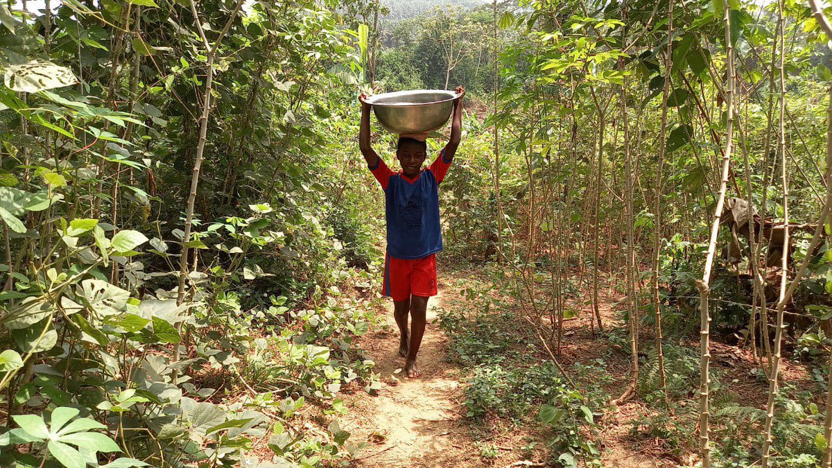 En cette Journée mondiale de l'eau, nous avons une pensée pour toutes ces communautés, populations du monde, particulièrement celles des régions reculées où l'accès à l'eau potable💧 est pénible.

Soyons le changement que nous voulons pour notre monde.

#ODD6 #WorldWaterDay2023