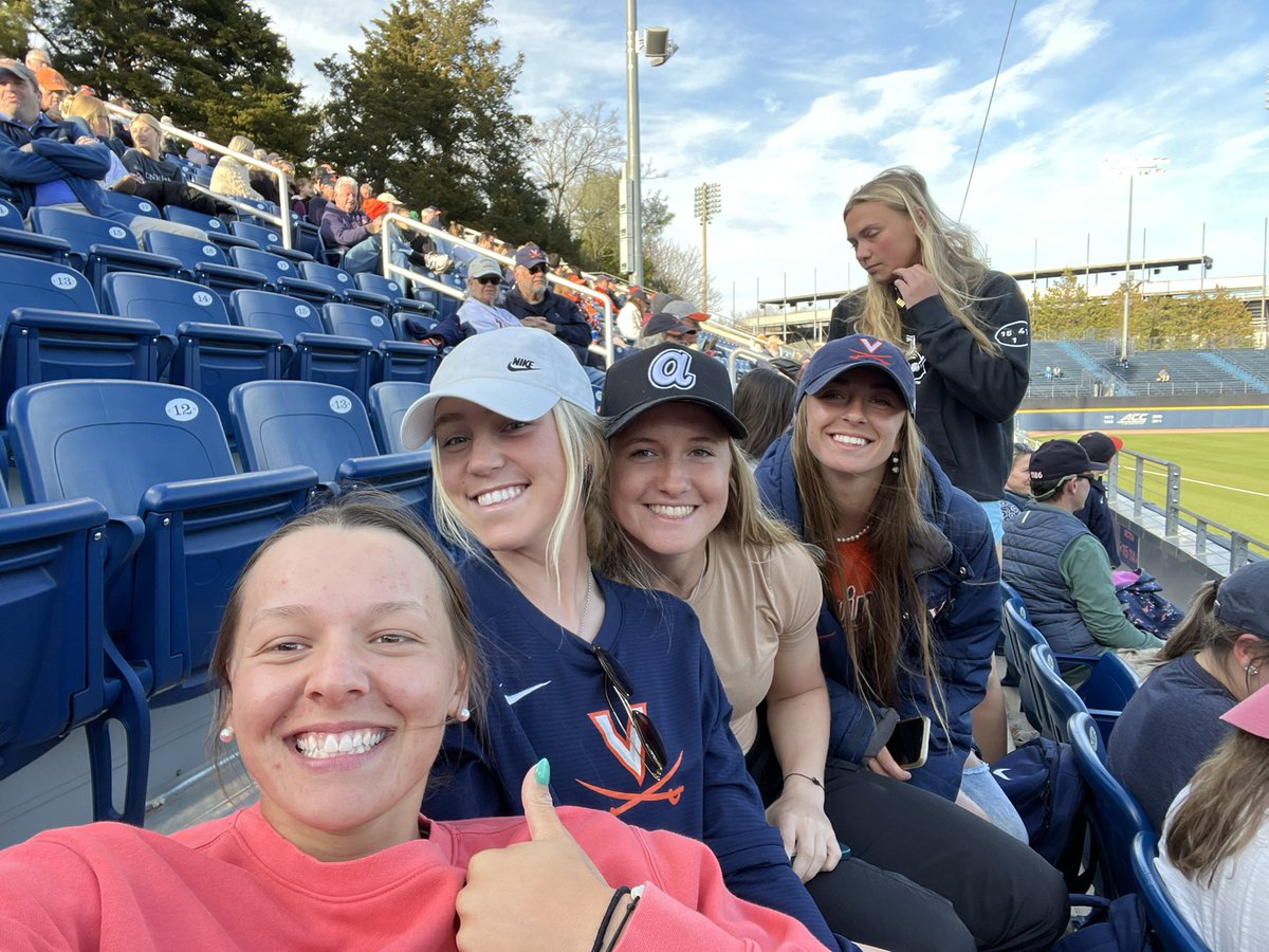 SarahCoonn's tweet photo. #gohoos #hoossmiling @UVABaseball https://t.co/d9YYtkaCQB