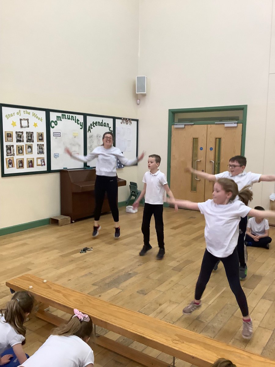 Lakeside_school's tweet photo. Y3/4CS enjoyed their session with @TeamGB @sportsforchamps #jaydonpaddock Thank you. https://t.co/fnHSszKydP