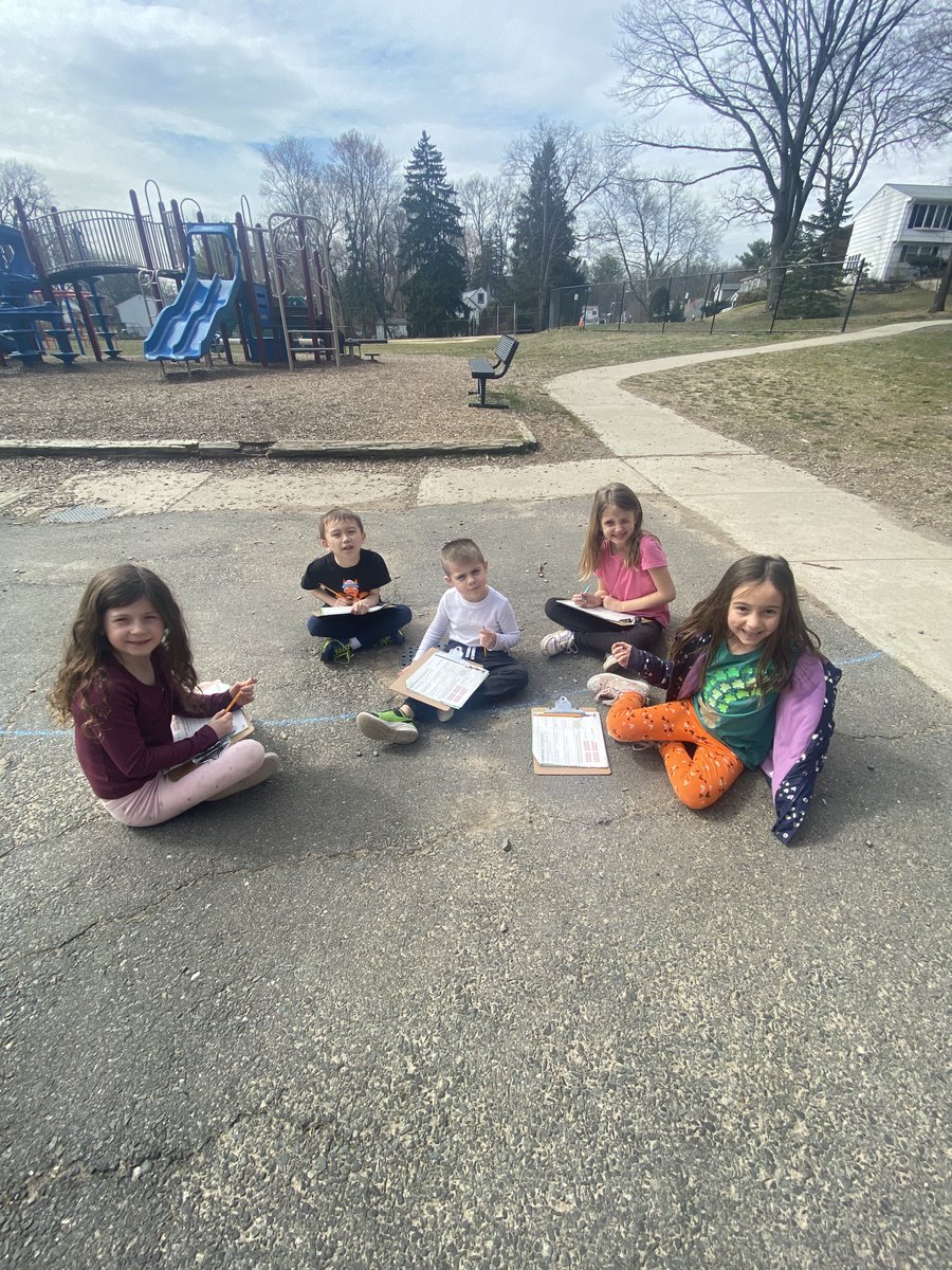 mrs_golz's tweet image. Taking full advantage of this beautiful weather! ☀️ #mathoutside #freshair #funinfirst ⁦@BrooksideWWRSD⁩