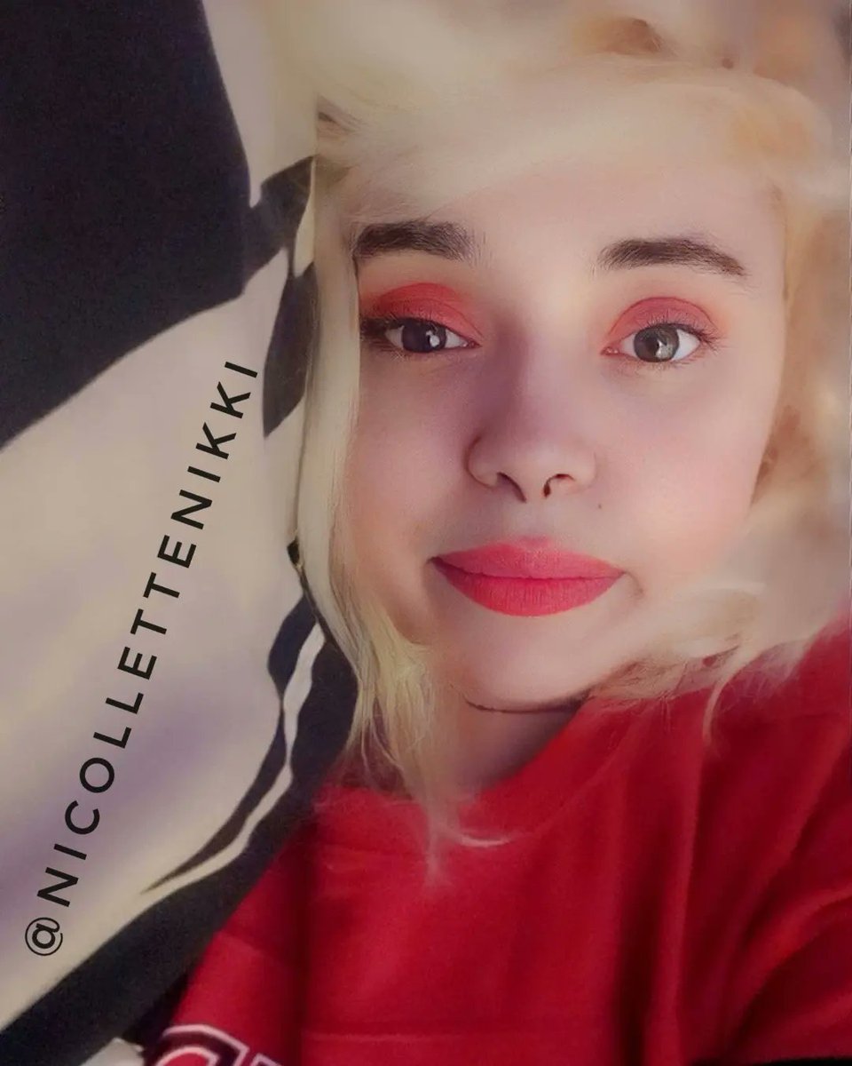 NicolletteNikk1's tweet image. Good afternoon 🌞 here's my semi blonde like Goku hair before I dyed it blue 💙 plus a little reel of Blonde me. 

#blondehair #blondeme #myvideo #myreel #myhair #myblondehair #me #twitterselfie #selfie #hi #sleepyface