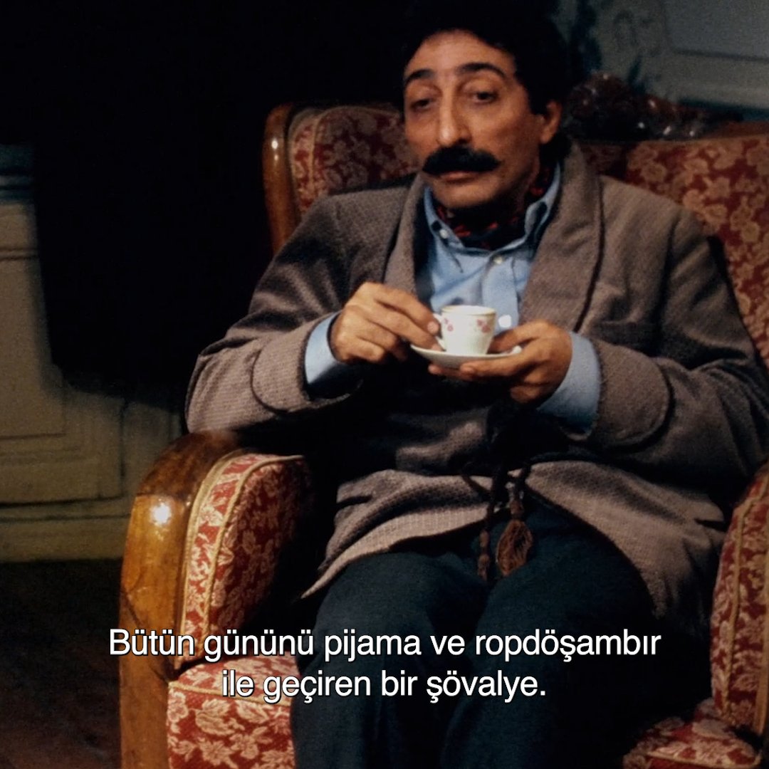 AnnaSnitkina's tweet photo. 1999 yılı yapımı 14 dakikalık bir Tayfun Pirselimoğlu kısa filmi Dayım. İzledikten sonra yüzünüzde kocaman bir çocukluk tebessümü bitiveriyor. Keşke daha uzun bir film olsaydı :)
“her şeyin mümkün olduğu gökyüzü,
her şeyin mümkün olduğu bir çöl. “ https://t.co/LZob2gQsI9