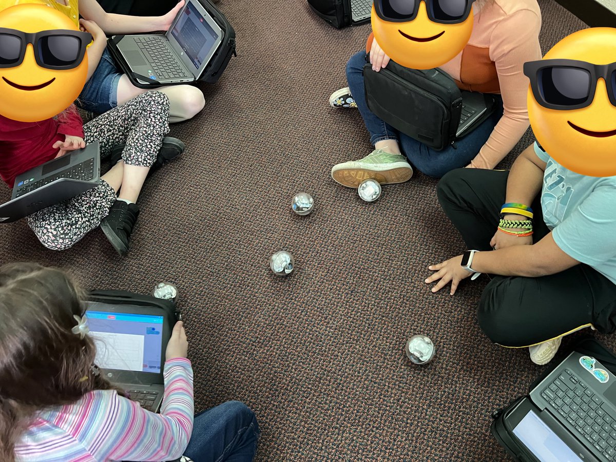KMcCray85's tweet photo. Awesome day w/ 5s @WASDPA_HV coding @Sphero #Bolts to represent molecular activity in the different phases of matter! Loved hearing the discussions about the models &amp; explanation of coding choices! #DreamJob @wasdpa #CSforAll #EdTech #WASDPACodes https://t.co/ekMn6udzgF