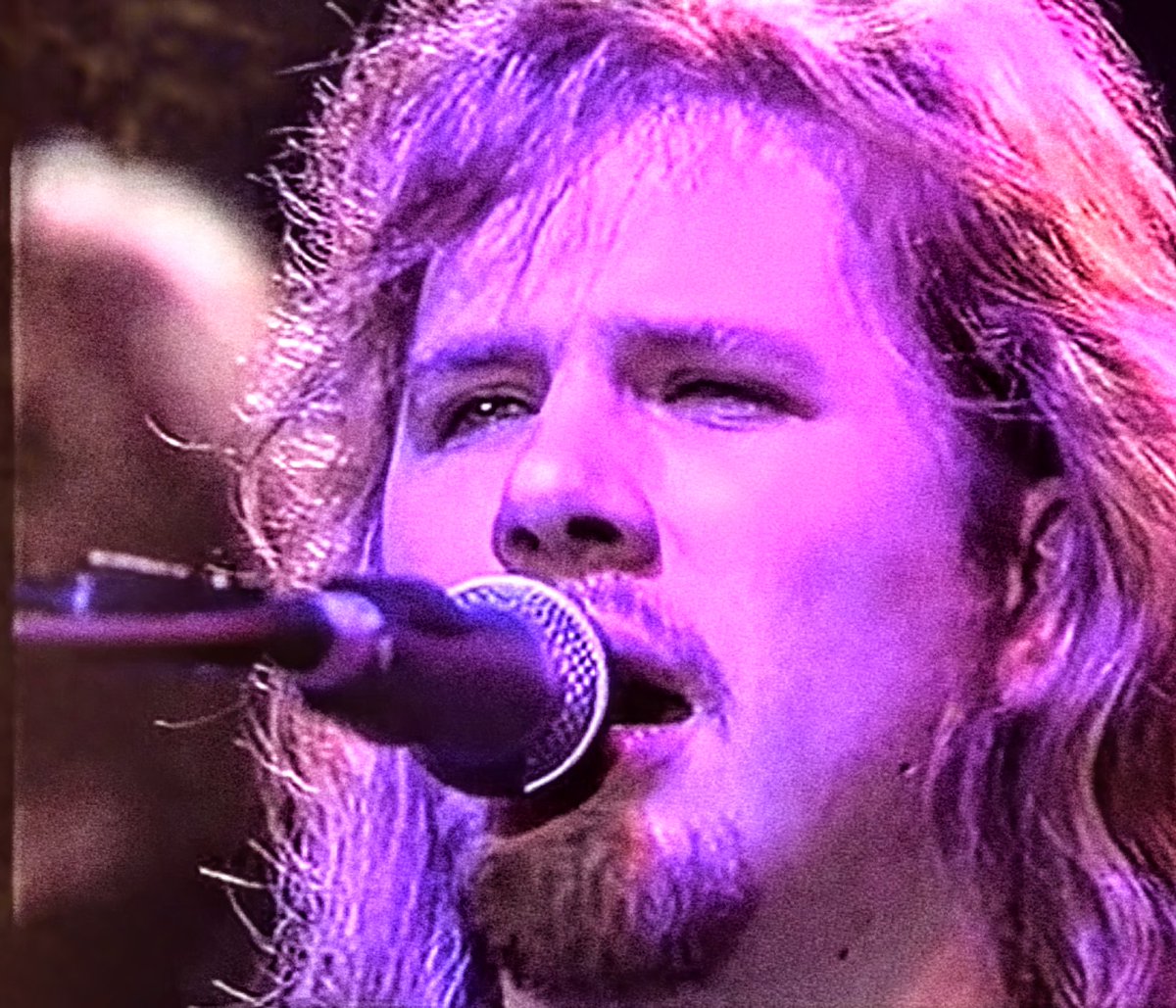 JHealeyOfficial's tweet photo. Jeff Healey (& an out of focus Pat Rush! 😁) rockin' a German stage on the 'Cover To Cover' tour! ~Rog #MarchIsHealeyMonth
https://t.co/C5qEDTYtzZ https://t.co/7yQZCZ3Mmo