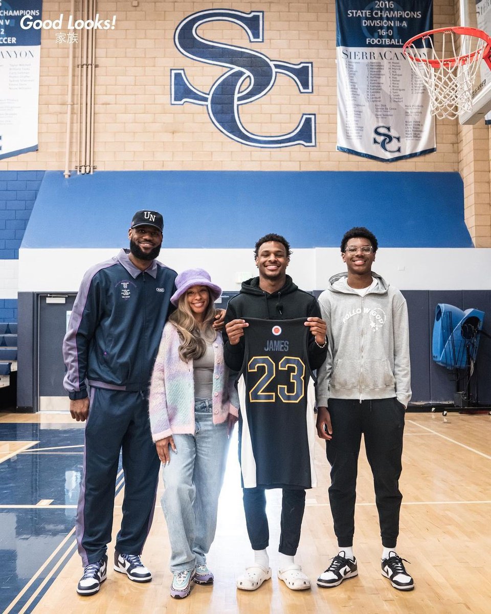 TheDunkCentral's tweet photo. Bronny James will wear No. 23 at the McDonald's All-American Game 🔥

(Via @goodlooksfamily ) https://t.co/3sapFaZcZp